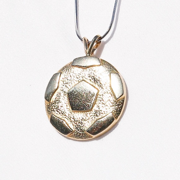 ⚽️Vintage solid 14k gold ONE OF A KIND! - Picture 6 of 16
